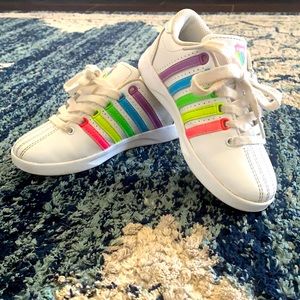 Girls shoes👟 size 12